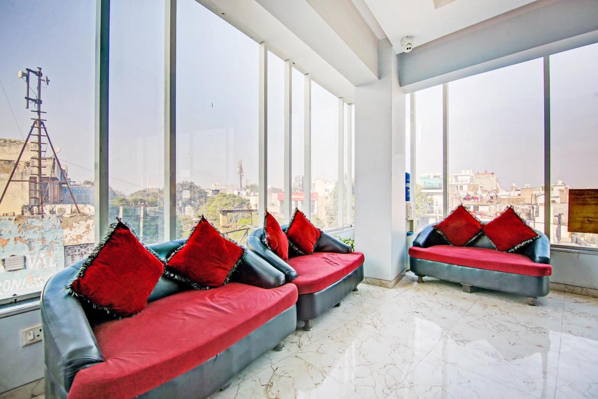Super Townhouse Geetanjali Inn Гургаон Екстериор снимка