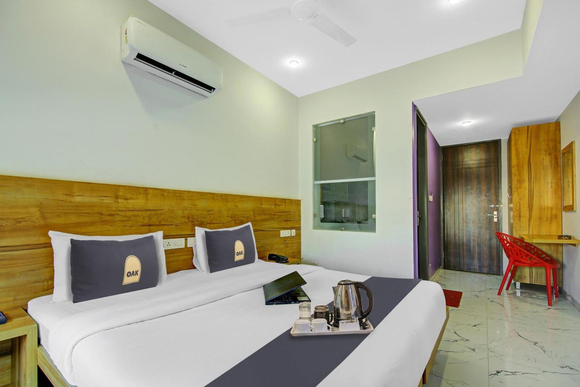 Super Townhouse Geetanjali Inn Гургаон Екстериор снимка